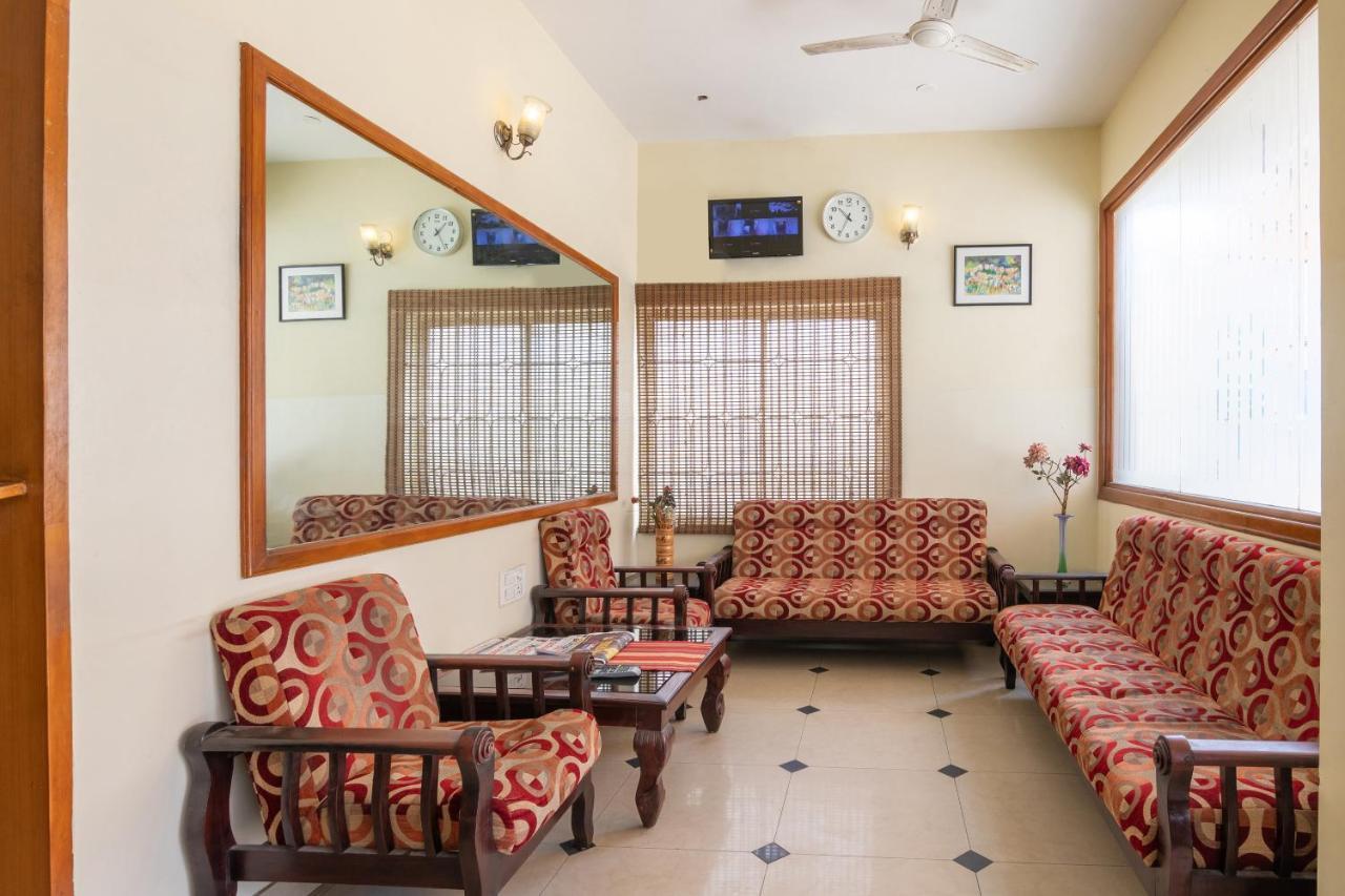 Отель Oyo 10478 Raj Residency Бангалор Экстерьер фото