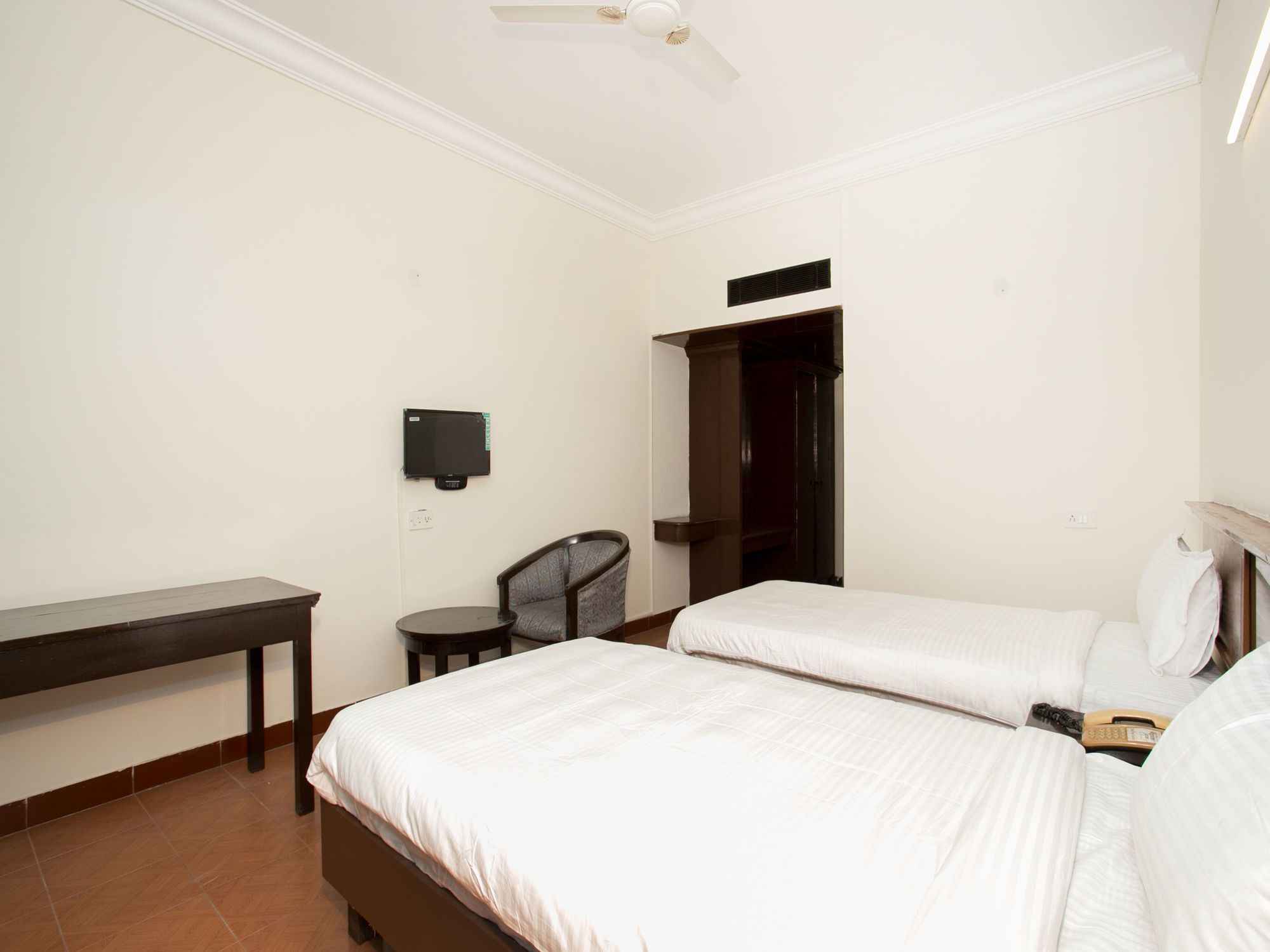 Отель Oyo 10478 Raj Residency Бангалор Экстерьер фото