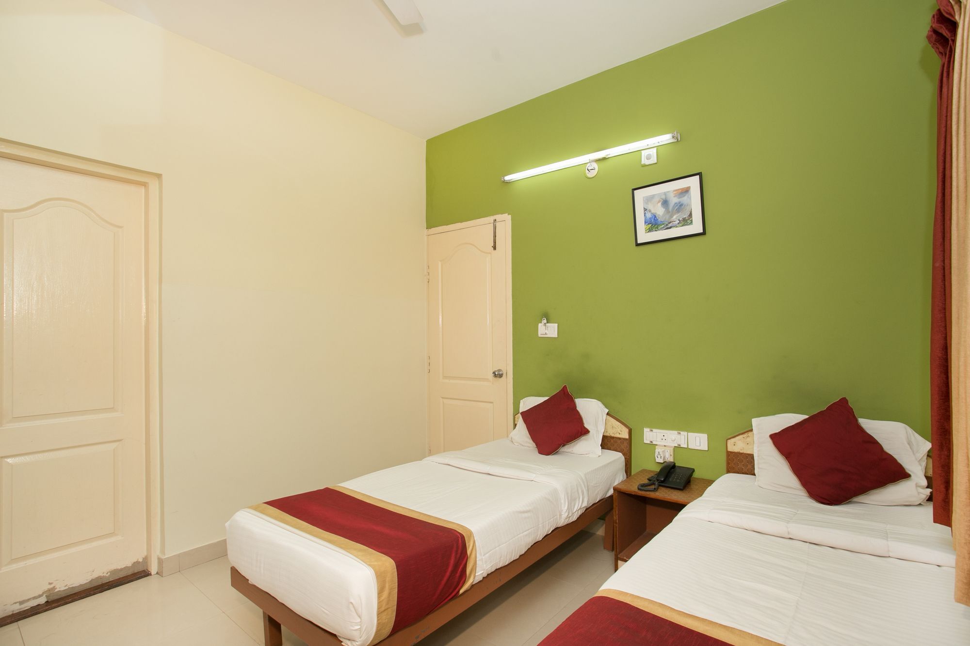 Отель Oyo 10478 Raj Residency Бангалор Экстерьер фото